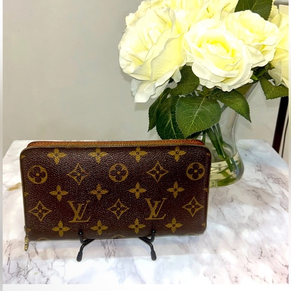 Louis Vuitton Handbags - Louis Vuitton Monogram M60017 Zippy Wallet Round Purse - Brown EUC